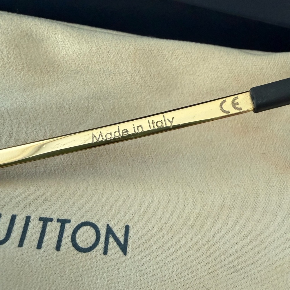 Louis Vuitton Gold/Gray Monogram Grease Aviator Sunglasses Z1172W - Picture 9 of 15